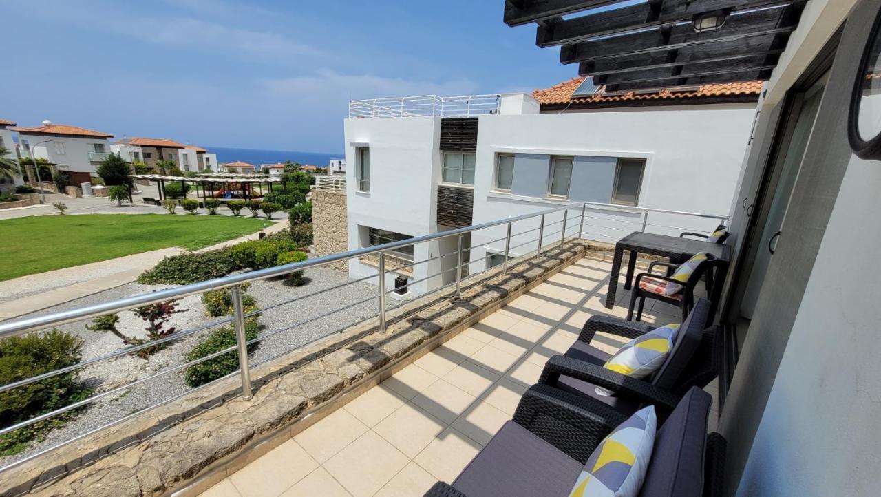 Sea And Mountain View Beachfront Penthouse Yali Екстер'єр фото