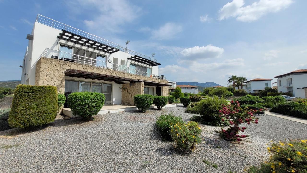 Sea And Mountain View Beachfront Penthouse Yali Екстер'єр фото