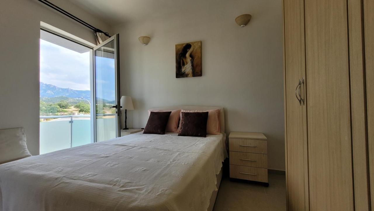 Sea And Mountain View Beachfront Penthouse Yali Екстер'єр фото