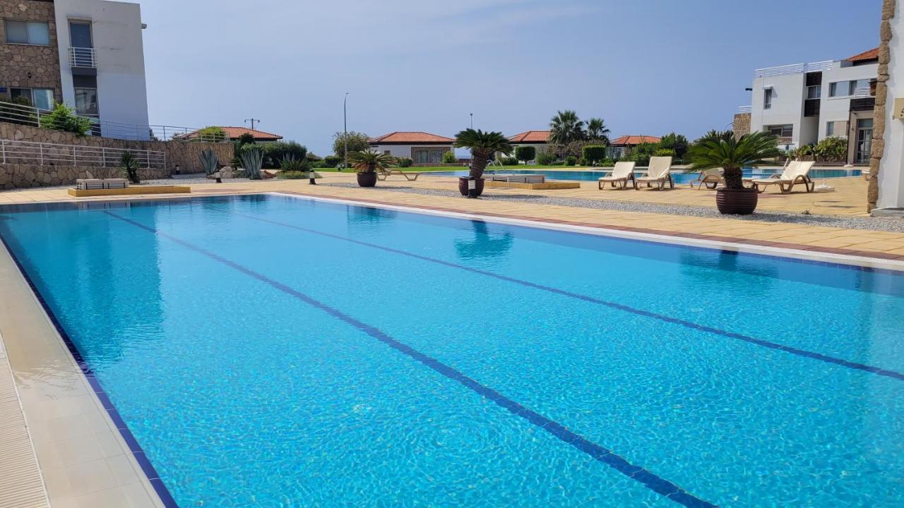 Sea And Mountain View Beachfront Penthouse Yali Екстер'єр фото