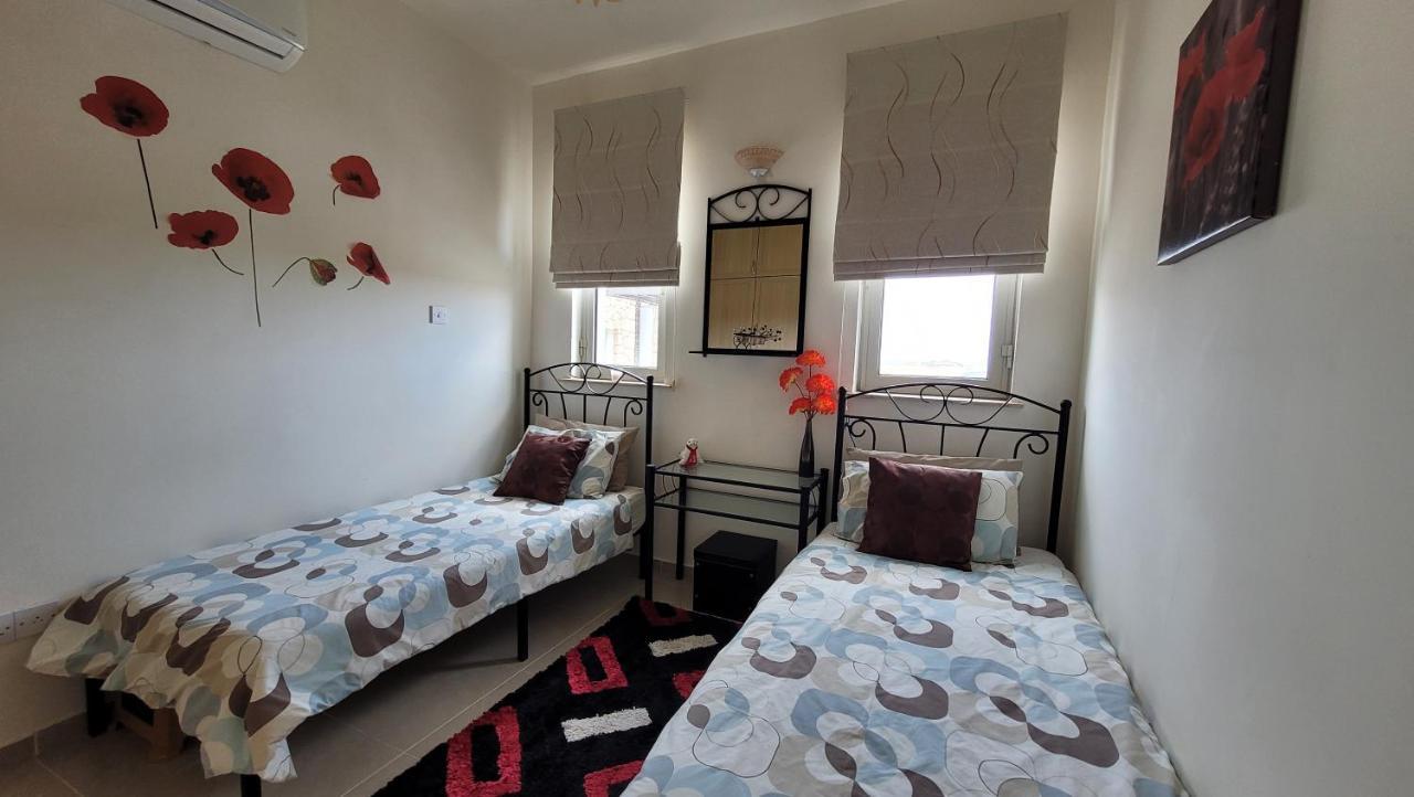 Sea And Mountain View Beachfront Penthouse Yali Екстер'єр фото