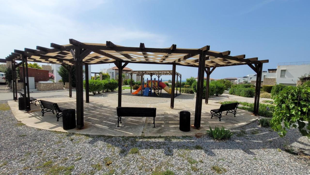 Sea And Mountain View Beachfront Penthouse Yali Екстер'єр фото