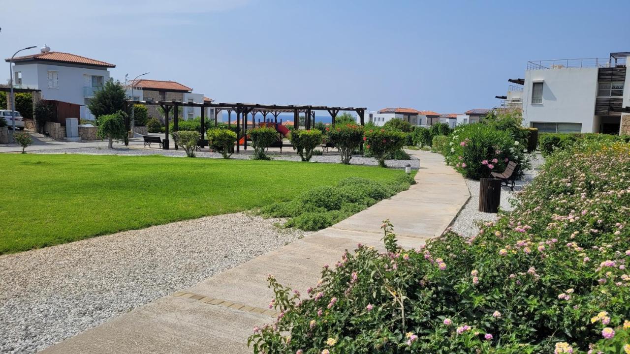 Sea And Mountain View Beachfront Penthouse Yali Екстер'єр фото