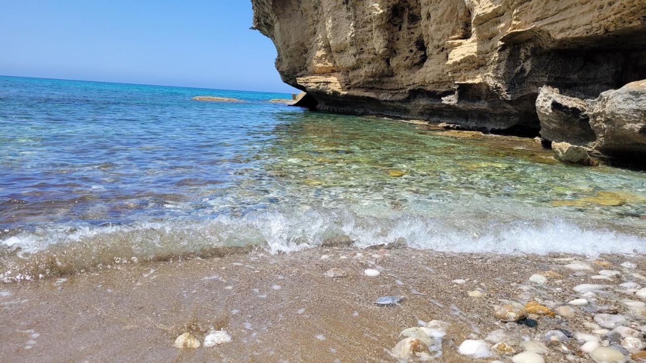 Sea And Mountain View Beachfront Penthouse Yali Екстер'єр фото