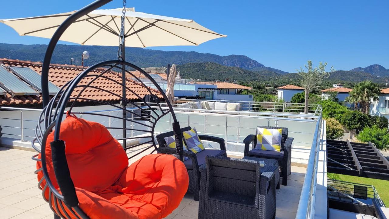 Sea And Mountain View Beachfront Penthouse Yali Екстер'єр фото