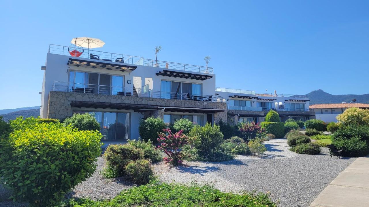Sea And Mountain View Beachfront Penthouse Yali Екстер'єр фото